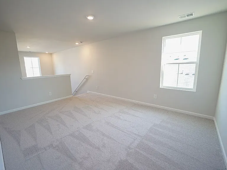 113 Amethyst Dr — Photo 6