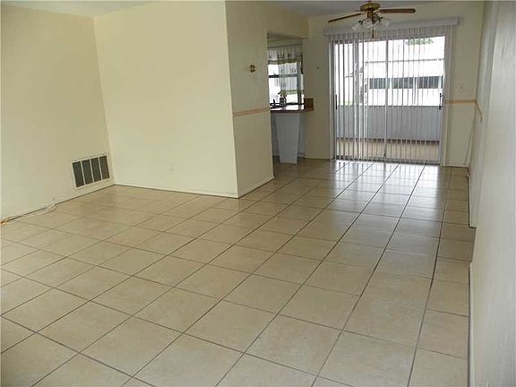 3rd image of 5011 NW 50th St