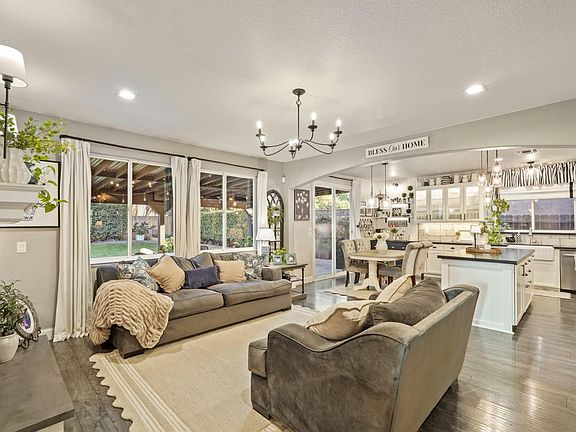 2nd image of 1936 Sagebrush Way