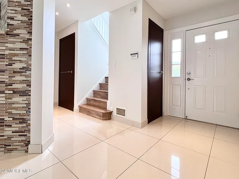 35 Woodpecker Way — Photo 3