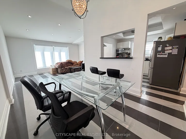 135 Bonham Blvd #UPPER — Photo 10