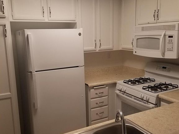 5th image of 4500 Laurel Canyon Blvd #107