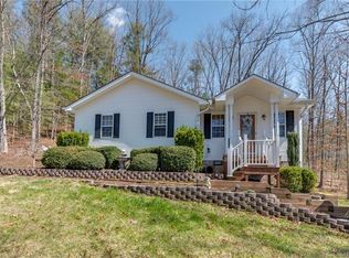 655 Mountain Rd, Hendersonville, NC 28791
