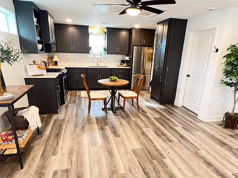 4703 Park Dr — Photo 2