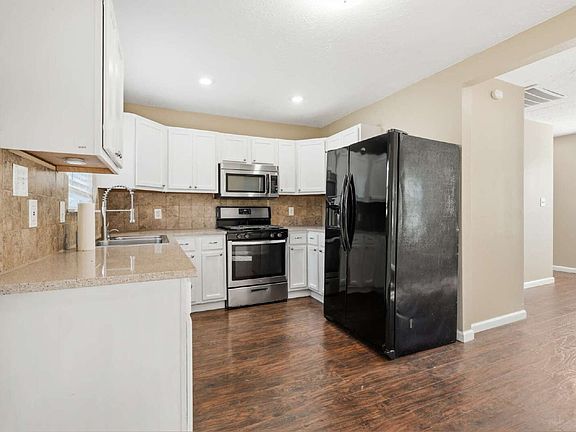 5th image of 2102 N Galveston Ave