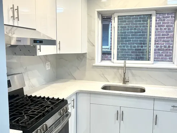 285 W 234th St #1, Bronx, NY 10463