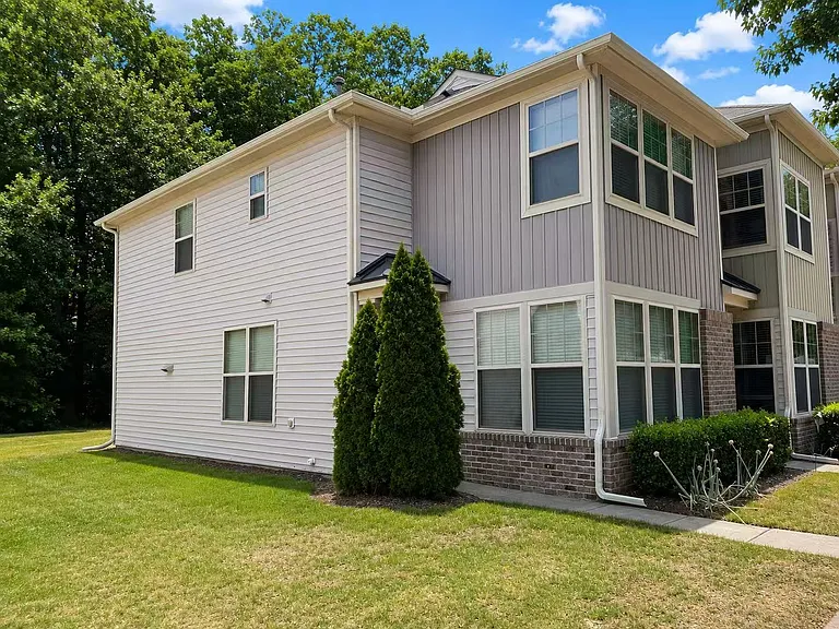 214 Mount Evans Dr — Photo 3