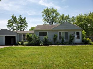 208 Pine Tree Row, Lake Zurich, IL 60047