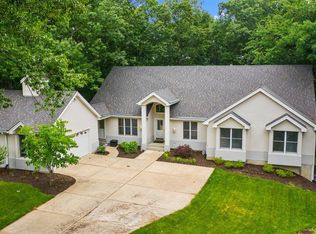 1514 Wimborne Ct, Chesterfield, MO