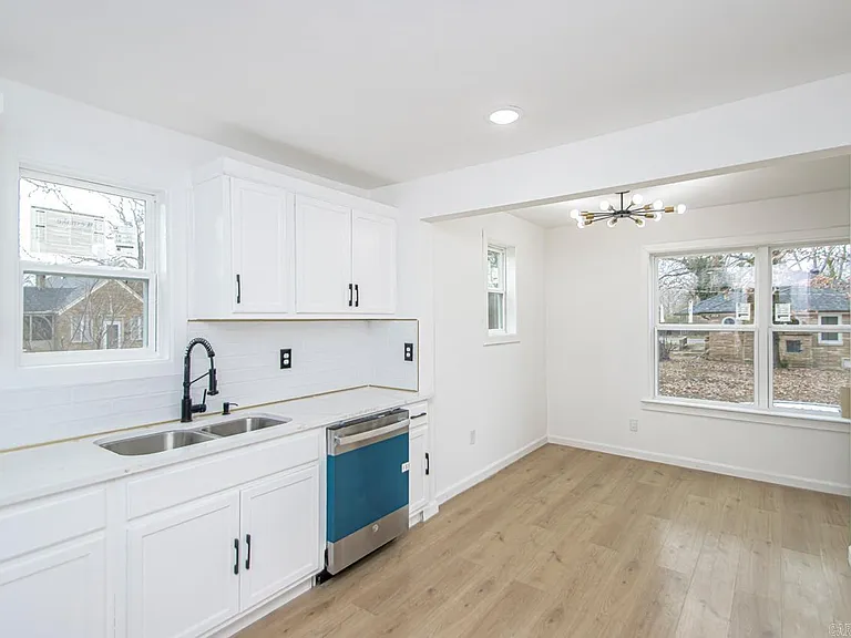 4816 W 30th St — Photo 3