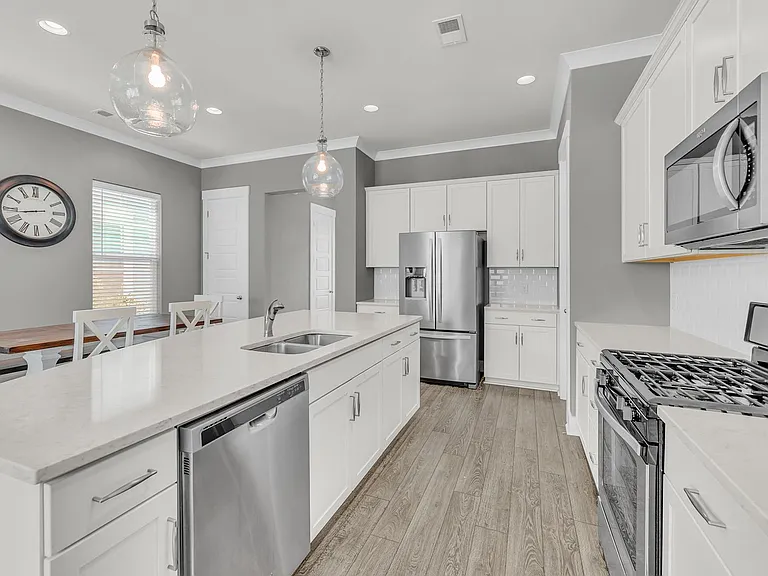 1658 Indy Dr — Photo 14