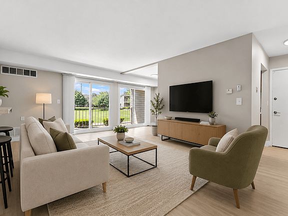 4th image of 561 Kirts Blvd #573-203R