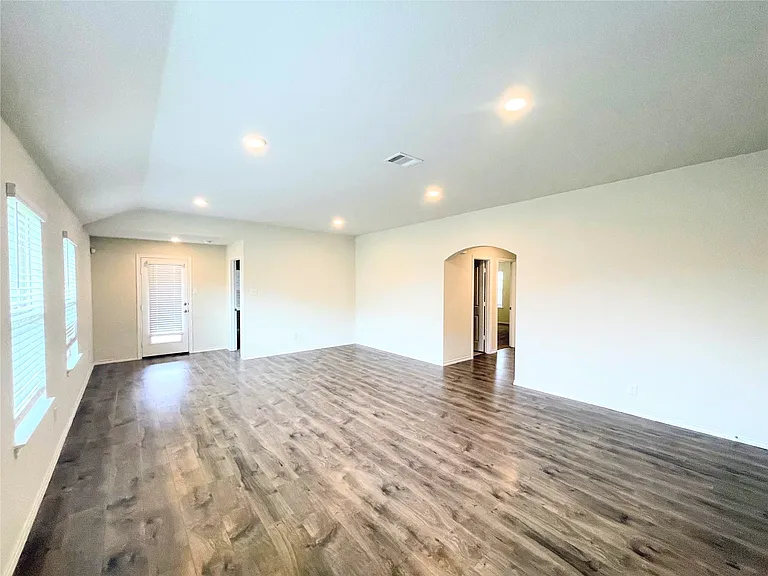 808 Community Way — Photo 11