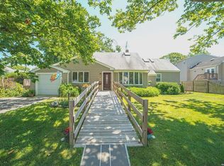 6 Swartout Pl, Amityville, NY 11701