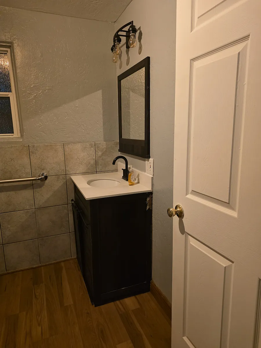 Building Photo - 5853 W Orangewood Ave #1