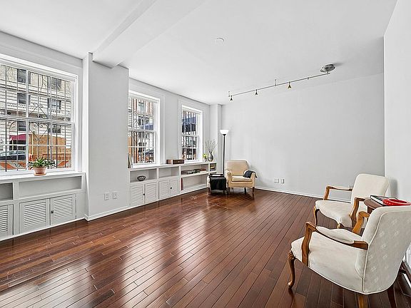 4th image of 522 W End Ave APT 1-B