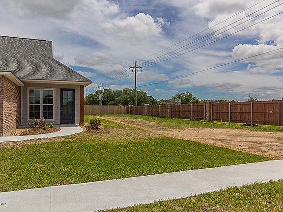 5th image of 100 Placide Dr