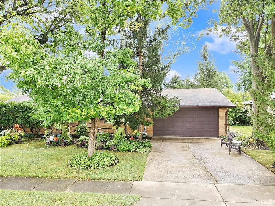 1st image of 220 Mills Pl
