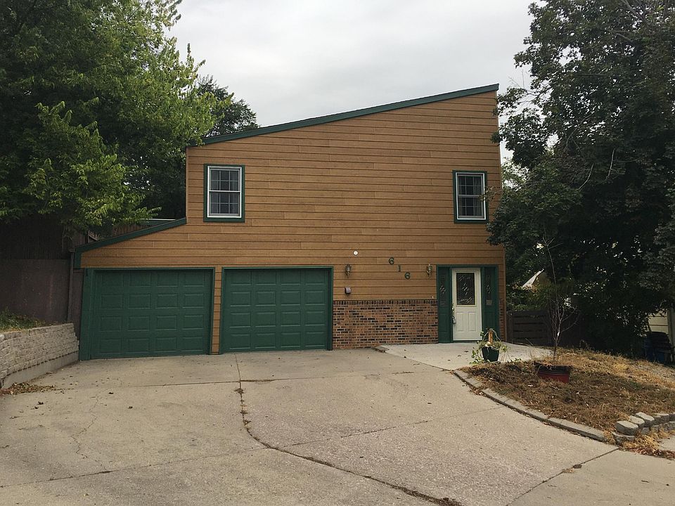 1st image of 616 N Willow Ave