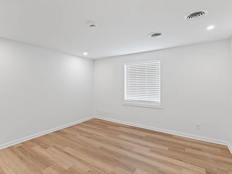815 Kickapoo St — Photo 3