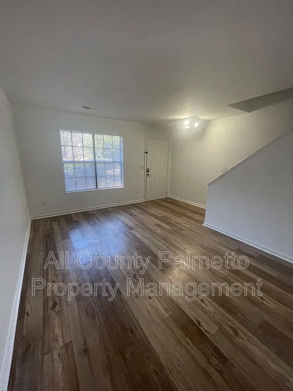 2 bed, 1.5 bath, 1025 sqft, $1,850 — Photo 2