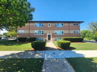 300 W Lincoln Ct APT 4, Addison, IL 60101