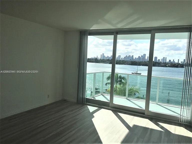 1000 West Ave #515 — Photo 9