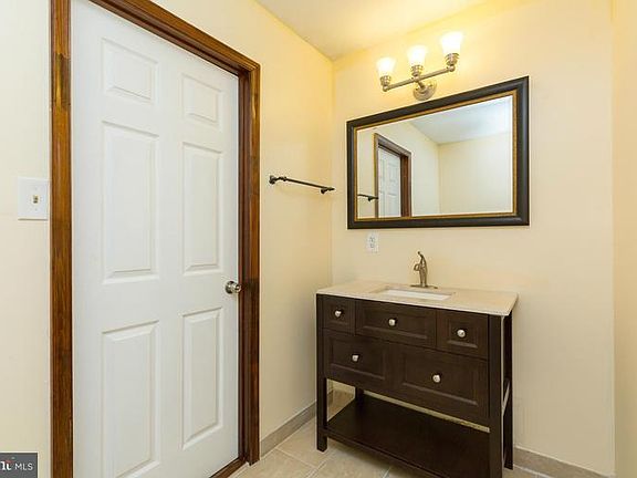 3rd image of 51 Boundary Dr