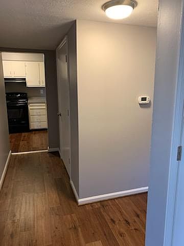 1st image of 163 Lakeshore Dr APT 17