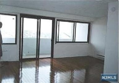 3rd image of 1600 Center Ave APT 15B