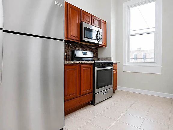 5th image of 234 Covert St Floor 2