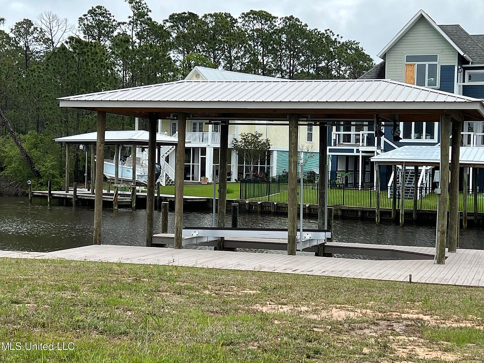 1st image of 212 Hackberry Dr #14