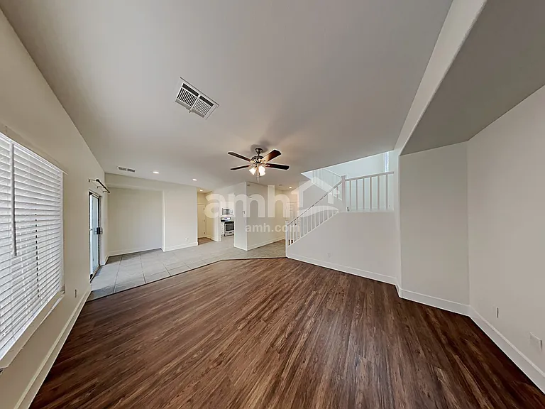 921 Shades End Ave — Photo 6