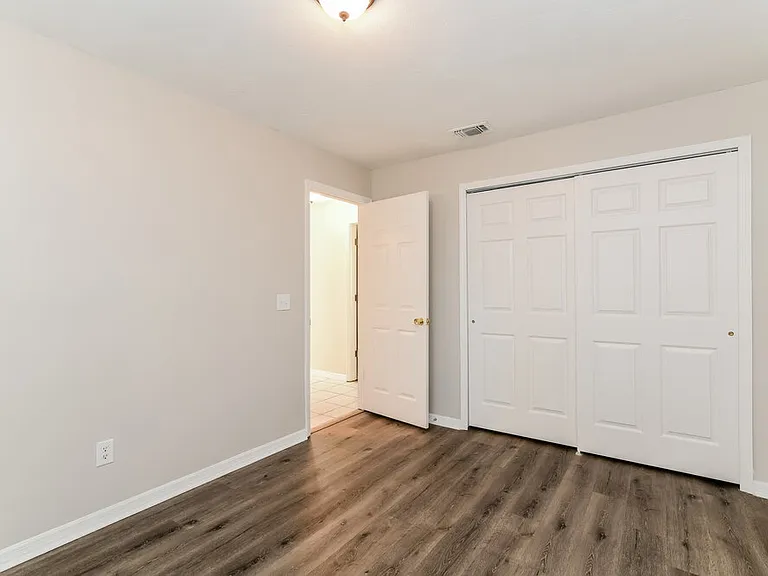 724 Iowa Woods Cir E — Photo 13