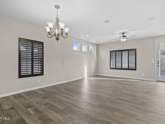 4th image of 13542 Everingham St