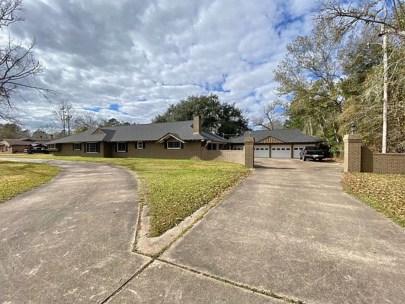 2nd image of 1802 Lindenwood Dr