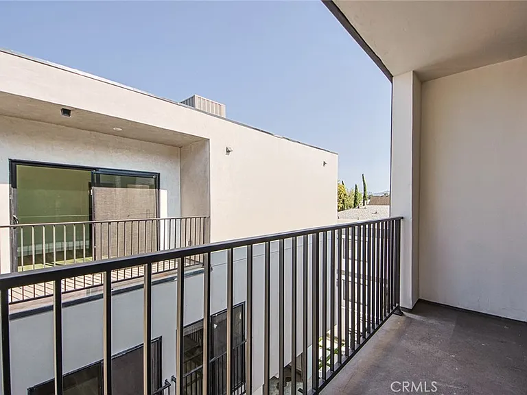 5235 Satsuma Ave — Photo 38