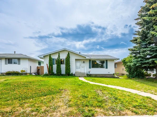 7543 149a Ave NW, Edmonton, AB T5C 2W8