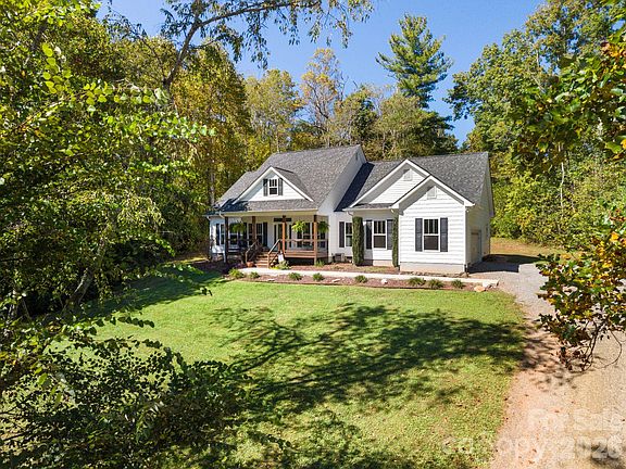 3rd image of 31 Willow Farm Rd