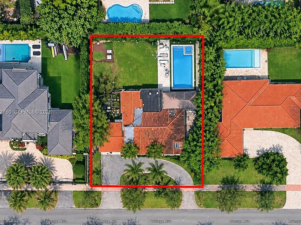 1st image of 421 Luenga Ave