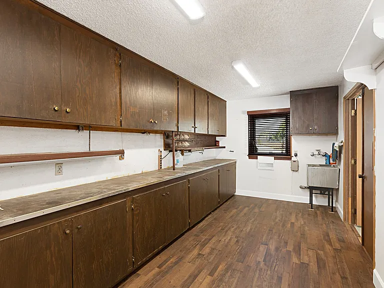 4495 Brighton Ave — Photo 12