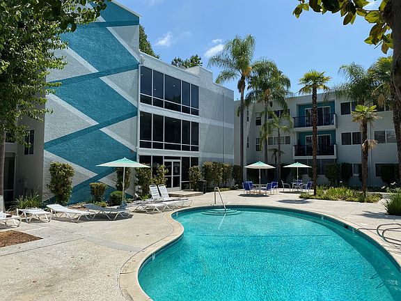 4th image of 5135 Coldwater Canyon Ave #301