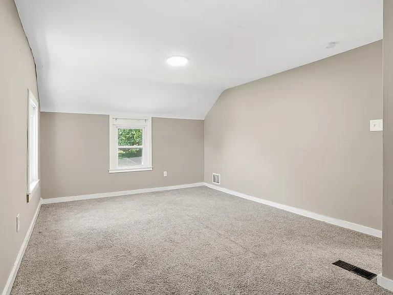 624 Elm Dr — Photo 14