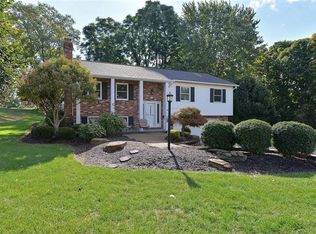 30 Phillips Dr, Washington, PA 15301