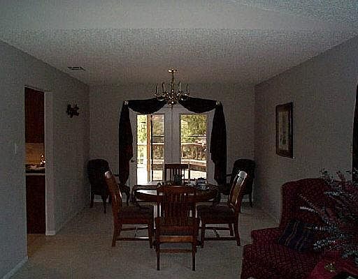4th image of 20003 PARK BLUFF