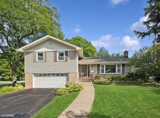 305 Willowcrest Dr, Villa Park, IL