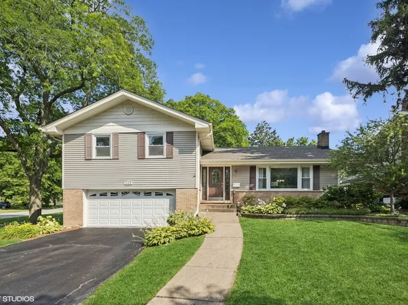 305 Willowcrest Dr, Villa Park, IL 60181