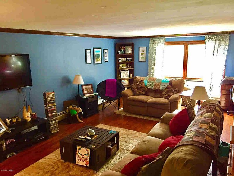 5th image of 19 Gage Hill Drive