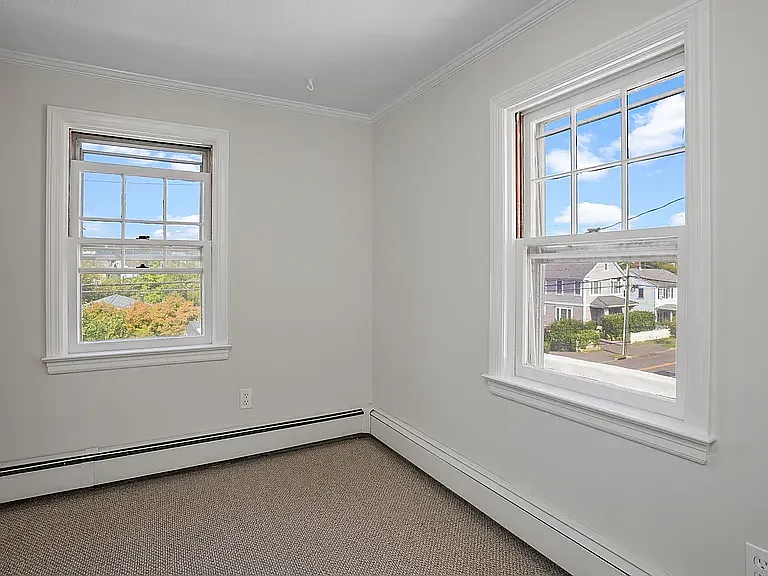 3 bed, 1100 sqft, $3,500 — Photo 4