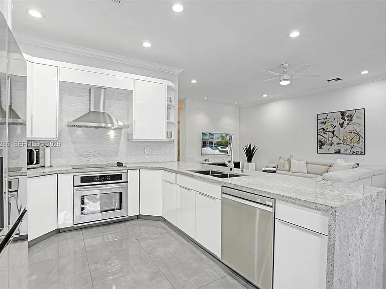 453 SW 5th Ave — Photo 26